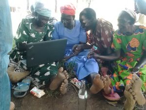 women using a computer