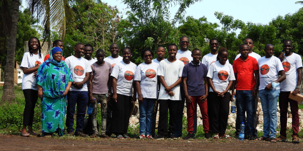Building a Supportive and Enabling Ecosystem  for Community Networks in Africa